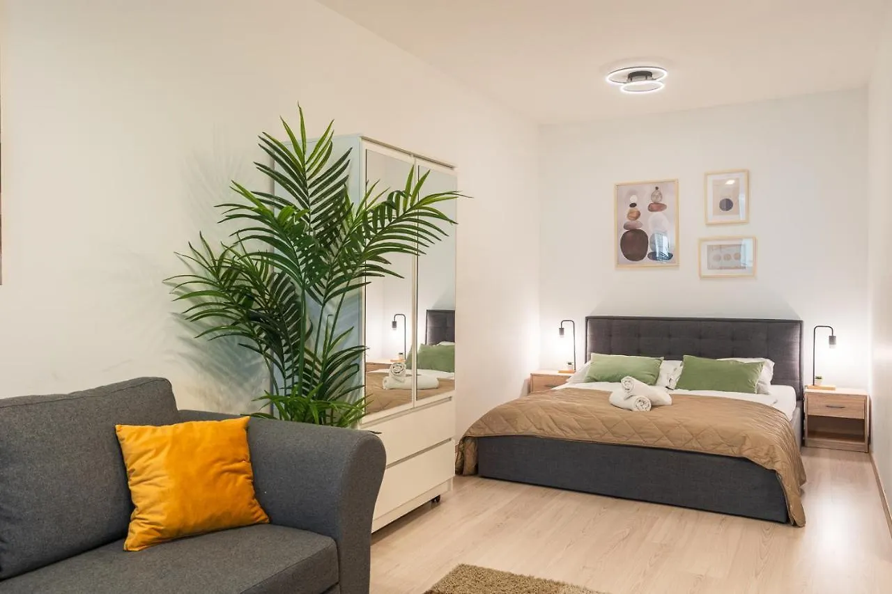 Modern Newly-Built Home By The New York Cafe Budapeste