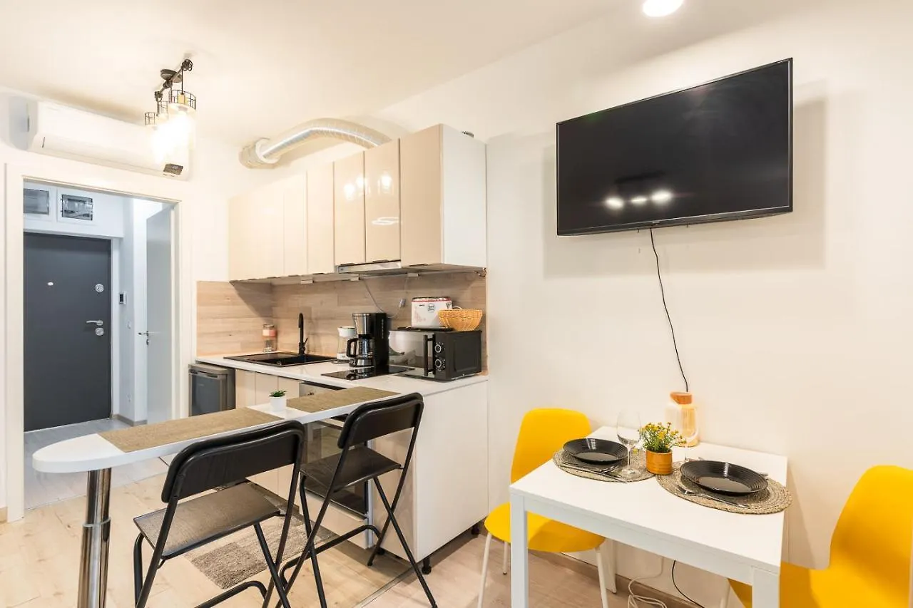 Modern Newly-Built Home By The New York Cafe Budapeste 0*,  Hungria